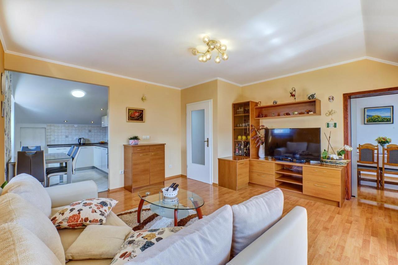Apartment Dami Мали-Лошинь Экстерьер фото